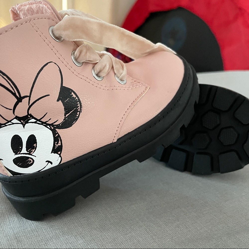 H&M Girl’s Minnie Mouse Winter Shoes